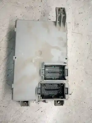 Peça sobressalente para automóvel em segunda mão caixa de fusíveis e relés por ford ka (ccu) titanium referências oem iam 00517935210  