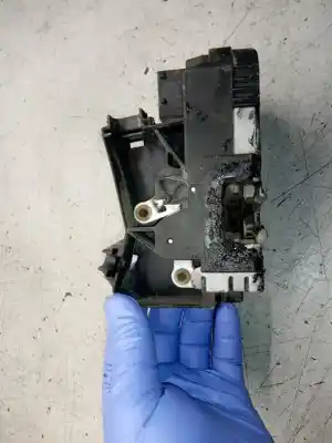 Second-hand car spare part front right door lock for opel corsa c comfort oem iam references   