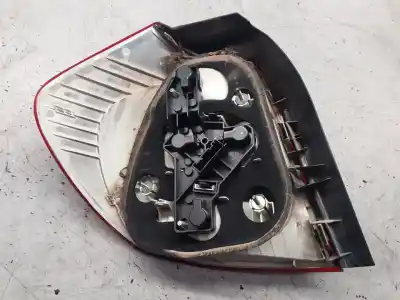 Peça sobressalente para automóvel em segunda mão farolim traseiro direito por bmw serie 1 berlina (e81/e87) 118d referências oem iam   