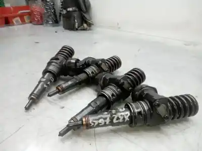 Peça sobressalente para automóvel em segunda mão injetor por seat leon (1p1) reference referências oem iam 038130073bn  