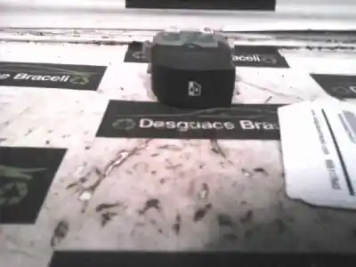 Second-hand car spare part Right Front Power Window Switch for RENAULT SCENIC II 1.9 dCi Diesel OEM IAM references  6 PINS 