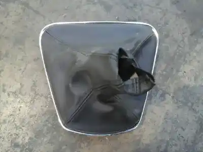 Pezzo di ricambio per auto di seconda mano rivestimento della leva del cambio per lancia ypsilon (402) 1.2 cat riferimenti oem iam 0735535106