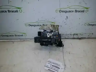 Second-hand car spare part front right door lock for dacia duster laureate 4x2 oem iam references   