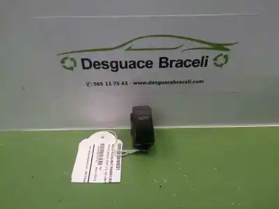 Second-hand car spare part rear left power window switch for toyota corolla (e12) 2.0 d-4d linea luna berlina oem iam references 37077b355a04