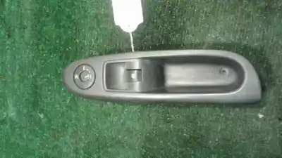 Piesă de schimb auto la mâna a doua Panou Comandã Geamuri Electrice Fatã Partea Din Dreapta pentru RENAULT CLIO II FASE II (B/CB0) 1.2 Referințe OEM IAM   