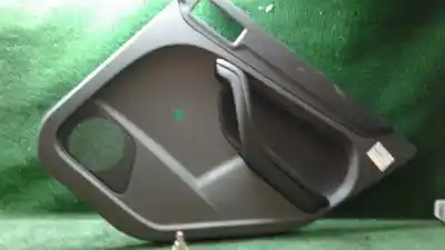 Peça sobressalente para automóvel em segunda mão Forra / Revestimento Da Porta Traseira Direita por FORD FOCUS BERLINA (CAP) Ambiente (D) Referências OEM IAM   