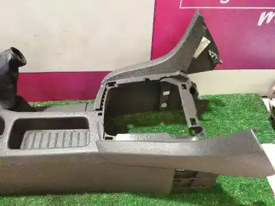 Peça sobressalente para automóvel em segunda mão apoio de braço consola central por ford focus berlina (cap) ambiente (d) referências oem iam   
