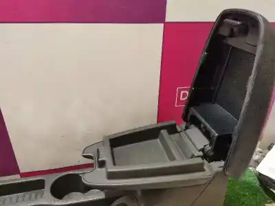 Peça sobressalente para automóvel em segunda mão apoio de braço consola central por ford focus berlina (cap) ambiente (d) referências oem iam   