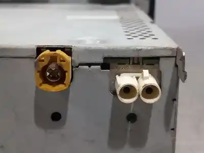 Second-hand car spare part audio system / radio cd for seat leon st (5f8) 1.6 tdi oem iam references   n1.z3.2.1.2 Second-hand car spare part audio system / radio cd for seat leon st (5f8) 1.6 tdi oem iam references   n1.z3.2.1.2