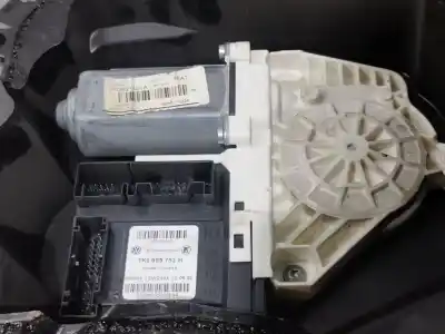 Peça sobressalente para automóvel em segunda mão elevador de vidros dianteira esquerda por seat leon (1p1) reference referências oem iam 1p0867435