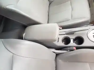 Pezzo di ricambio per auto di seconda mano bracciolo centrale per chrysler sebring cabrio limited 186 cv / 137 kw riferimenti oem iam 