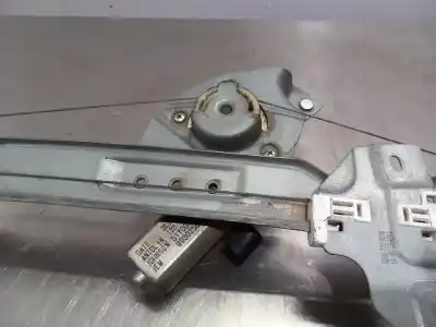 Second-hand car spare part passenger side right window regulator for dacia duster laureate 4x2 oem iam references 82007338280