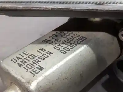 Second-hand car spare part passenger side right window regulator for dacia duster laureate 4x2 oem iam references 82007338280  n1.z2.17.2.1