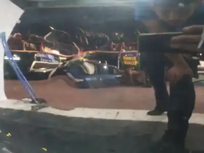 Peça sobressalente para automóvel em segunda mão porta do automóvel traseira esquerda por jaguar xf 3.0 v6 diesel luxury referências oem iam 