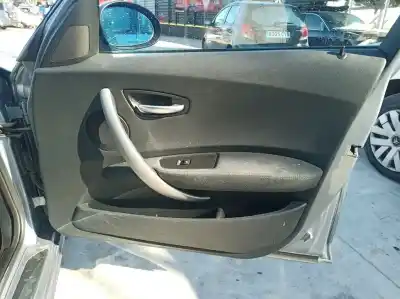 Peça sobressalente para automóvel em segunda mão forra / revestimento da porta dianteira direita por bmw serie 1 berlina (e81/e87) 118i referências oem iam 