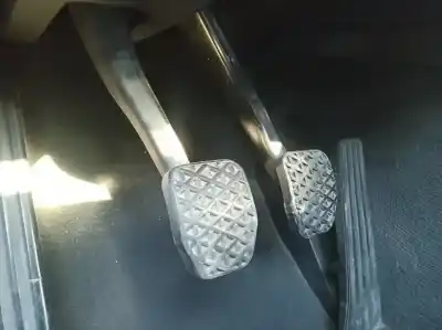 Peça sobressalente para automóvel em segunda mão pedal de travão por bmw serie 1 berlina (e81/e87) 118i referências oem iam 
