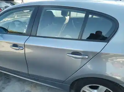 Peça sobressalente para automóvel em segunda mão porta do automóvel traseira esquerda por bmw serie 1 berlina (e81/e87) 118i referências oem iam 