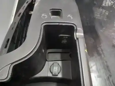 Автозапчастина б/у центральний подлокник для fiat freemont (345_) 2.0 jtd посилання на oem iam   n1.z2.11.7.3