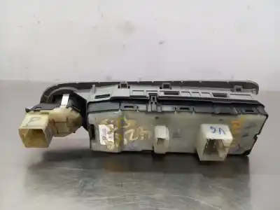 Peça sobressalente para automóvel em segunda mão botão / interruptor elevador vidro dianteiro esquerdo por chrysler 300 c 3.0 crd referências oem iam 95295b  n1.z1.16.17