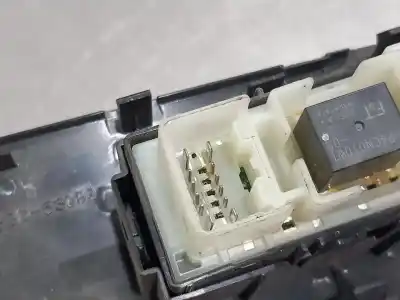 Автозапчасти б/у выключатель переднего правого окна за lexus is200 (ds2/is2) 220d ссылки oem iam 7423153090  n1.z1.18.5