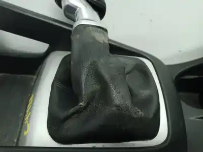 Pezzo di ricambio per auto di seconda mano bracciolo centrale per kia cee'd fastback (ed) 1.4 riferimenti oem iam   n1.z2-11.9.3