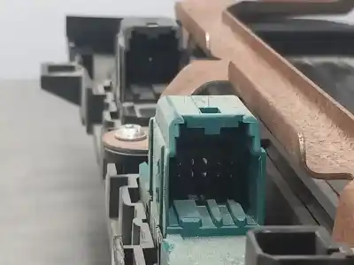 Second-hand car spare part audio system / radio cd for opel insignia a sedán (g09) 2.0 cdti (69) oem iam references 13321292  n1.z2.8.2.3