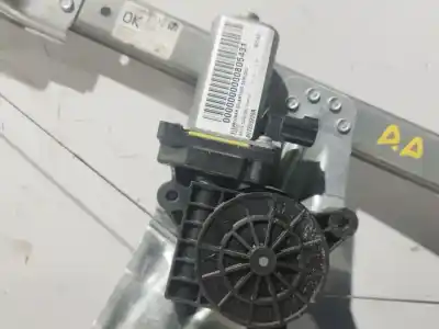 Peça sobressalente para automóvel em segunda mão elevador de vidros dianteiro direito por dacia sandero stepway comfort referências oem iam 807209299r