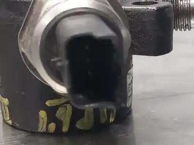 Peça sobressalente para automóvel em segunda mão RÉGUA / RAMPA DE INJETORES por RENAULT CLIO II FASE II (B/CB0)  Referências OEM IAM 8200057232  N2.Z1.14.5.4