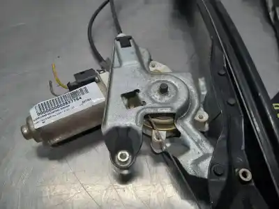 Pièce détachée automobile d'occasion LÉVE GLACE AVANT DROIT pour FORD FOCUS BERLINA (CAP)  Références OEM IAM   N1.Z2.E/E.20.12.2.M