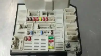 Second-hand car spare part fuse box unit for renault scenic ii confort authentique oem iam references 8200481866