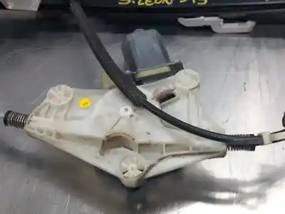 Second-hand car spare part passenger side right window regulator for seat leon st (5f8) 1.6 tdi oem iam references 5f4837462c  n1.z2.17.9.1 Second-hand car spare part passenger side right window regulator for seat leon st (5f8) 1.6 tdi oem iam references 5f4837462c  n1.z2.17.9.1