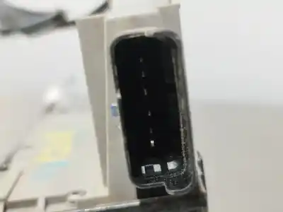 Peça sobressalente para automóvel em segunda mão fechadura da porta traseira direita por peugeot 208 access referências oem iam 