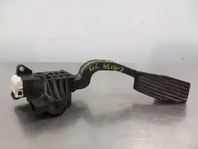 Pezzo di ricambio per auto di seconda mano pedale dell acceleratore per opel corsa d selective 86 cv / 63 kw riferimenti oem iam 13305804  n1.z2.3.8.3