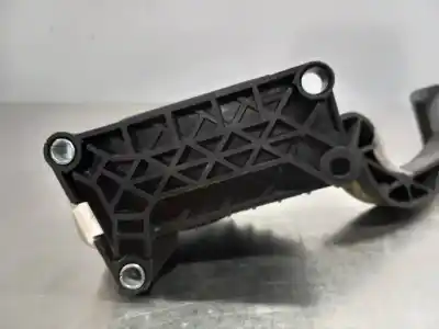 Pezzo di ricambio per auto di seconda mano pedale dell acceleratore per opel corsa d selective 86 cv / 63 kw riferimenti oem iam 13305804  n1.z2.3.8.3