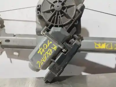 Pezzo di ricambio per auto di seconda mano ALZACRISTALLI POSTERIORE DESTRO per RENAULT SCÉNIC II (JM0/1_)  Riferimenti OEM IAM 117374ARD  N1.Z2.18.3.1