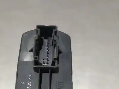 Second-hand car spare part left front power window switch for opel corsa e selective oem iam references 13430017  n1.z1.17.9