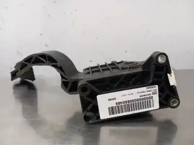 Second-hand car spare part accelerator pedal for opel corsa e selective oem iam references 13305804  n1.z2.3.7.2