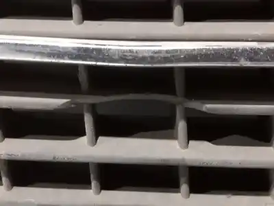 Peça sobressalente para automóvel em segunda mão GRELHA FRONTAL por MERCEDES-BENZ CLASE C (W202) BERLINA  Referências OEM IAM 2028880023  N1.Z3.3.1.1