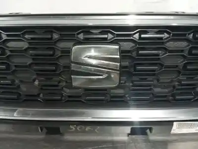 Second-hand car spare part front grille for seat arona fr oem iam references 6f9853654  