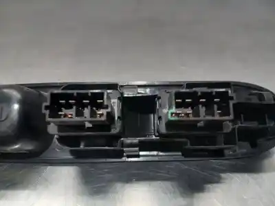 Peça sobressalente para automóvel em segunda mão BOTÃO / INTERRUPTOR ELEVADOR VIDRO DIANTEIRO ESQUERDO por PEUGEOT 307 (S1)  Referências OEM IAM 27461  N1.Z1.17.11