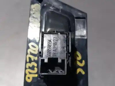 Recambio de automóvil de segunda mano de Mando Elevalunas Delantero Derecho para SKODA KAROQ (NU) Ambition 116 CV / 85 KW referencias OEM IAM 57A867172  N1.Z1.15.5.A