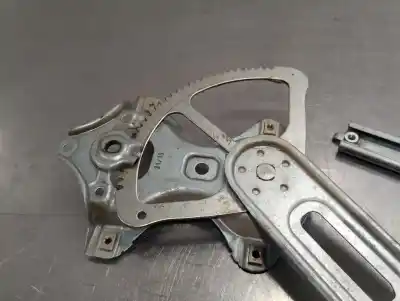 Tweedehands auto-onderdeel REGELAAR RECHTS VOOR RUIT voor TOYOTA AURIS  OEM IAM-referenties   N1.Z2.17.12.2