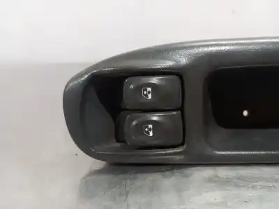 Pezzo di ricambio per auto di seconda mano interruttore alzacristalli anteriore sinistro per renault scenic (ja..) 1.4 cat 95 cv / 70 kw riferimenti oem iam 7700431172  n1.z1.17.6
