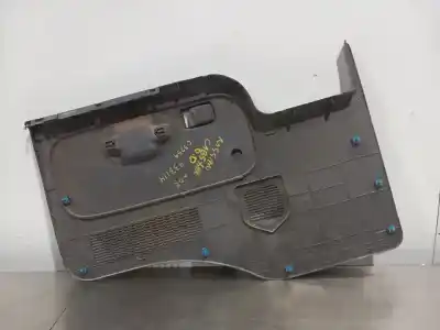 Peça sobressalente para automóvel em segunda mão forra / revestimento da porta dianteira direita por nissan cabstar e cabina doble cabina doble referências oem iam   n1.z1.44.11.b