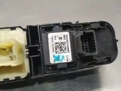 Автозапчасти б/у выключатель левого переднего окна за renault captur life ссылки oem iam 10132829  n1.z1.17.6