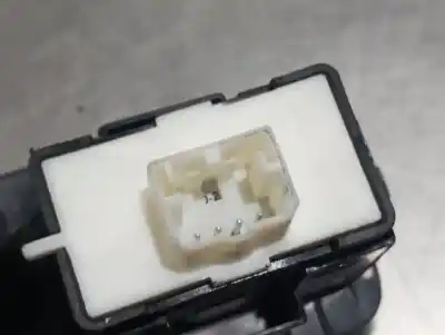 Pezzo di ricambio per auto di seconda mano Comando Alzacristalli Posteriori Destro per JEEP COMPASS II Limited 4x2 Riferimenti OEM IAM B569  N1.Z1.14.5.M