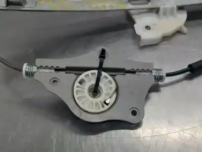 Second-hand car spare part rear right window regulator for kia stonic (ybcuv) black edition oem iam references 