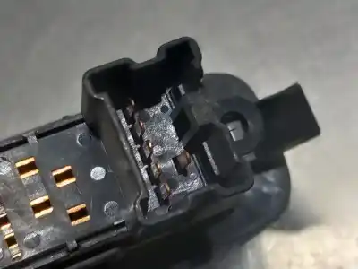 Second-hand car spare part RIGHT FRONT POWER WINDOW SWITCH for NISSAN QASHQAI (J10)  OEM IAM references 25411BR00R  N1.Z1.18.1