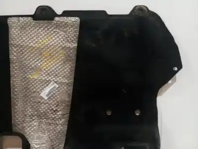 Pezzo di ricambio per auto di seconda mano copertura skid per ford focus lim. (cb8) urban riferimenti oem iam   n1.z2.10.2.2.b