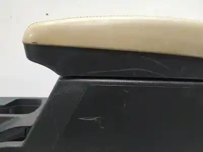 Автозапчастина б/у центральний подлокник для ssangyong tivoli crystal 4x2 посилання на oem iam   n1.z2.11.5.2